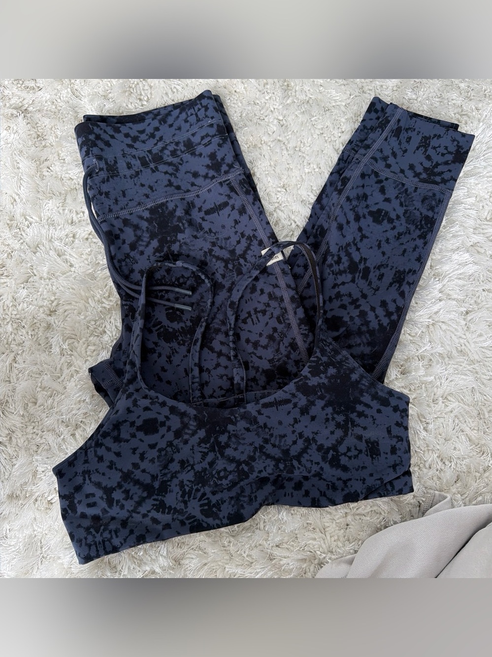 Vuori shibori ocean Leggings & Yosemite Sports Bra Set